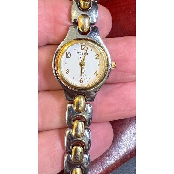 Women's Two Tone 22mm Fossil F2 Watch - Picture 1 of 4